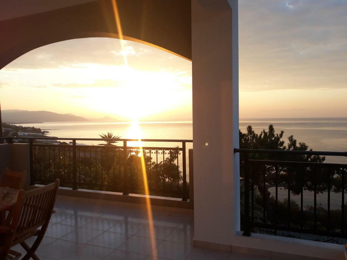 Sun Day Villa Achlia Bagian luar foto